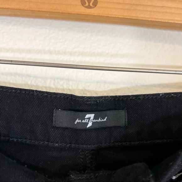 Denim Raw Edge Shorts - Picture 4 of 6